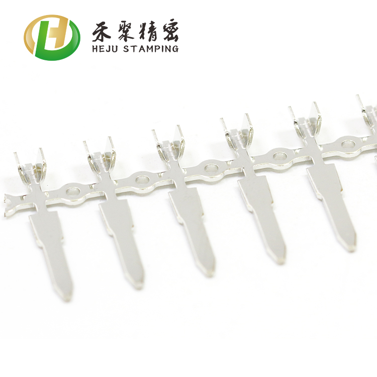 連接器端子、卡類端子、端子